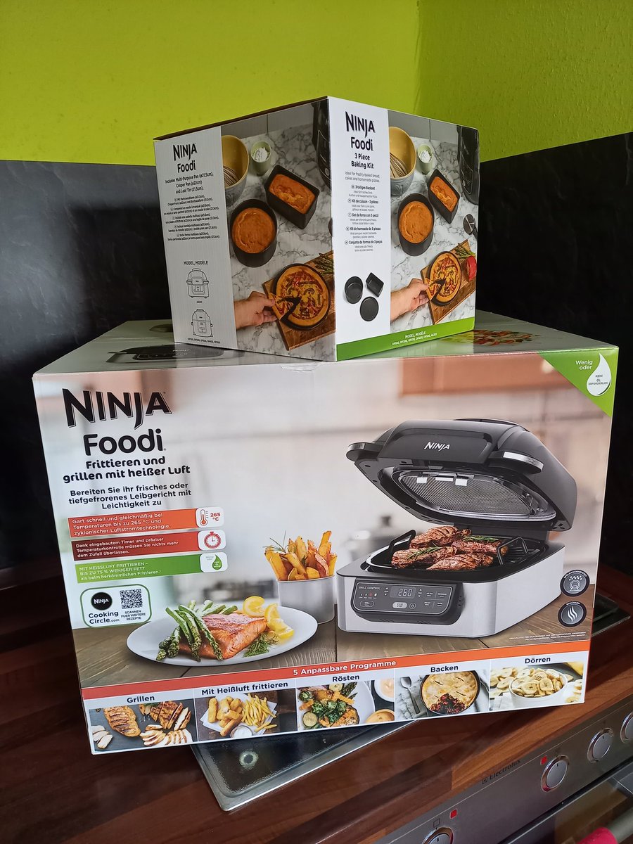 Flo_KruSt's tweet photo. Der #Osterhase war nun doch schon da. Mal sehen wie er daraus schmeckt🤪 #ninjafoodi #cooking #keinplatzmehrimschrank https://t.co/6rA5gXC1Ez