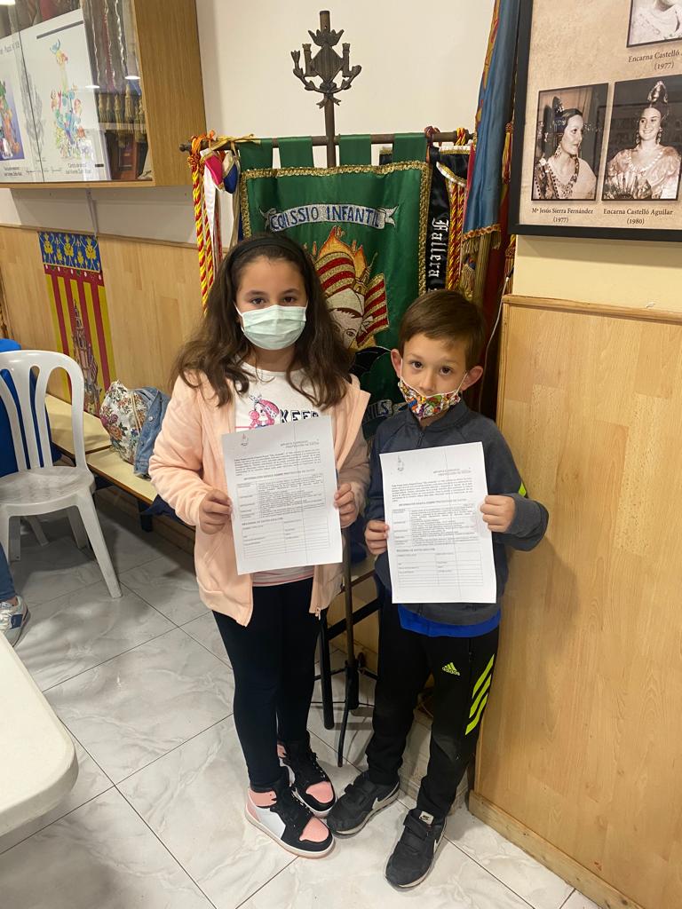 f_elsjovenils's tweet photo. ¡Apuntà 2023 y comida de #germanor!
¡Qué ganas teníamos!
#Falles23 #ElsJovenils #fentfalla https://t.co/No8tkNFSql