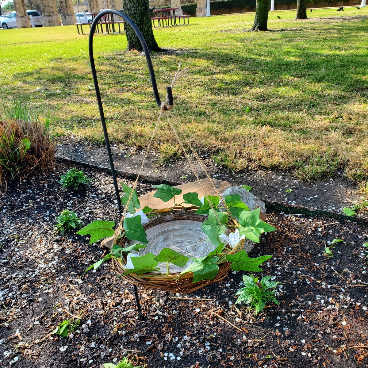 SachseLibrary's tweet photo. Adult Craft Night is coming up! Join us this Thursday, April 14th at 6:30 PM. We will be making outdoor bird baths to help out our feathered friends! Spots are limited so be sure to arrive at 6 PM to get your free ticket. #adultcraftnight #sachsepubliclibrary #sachsetx https://t.co/8qHHDA9mL8