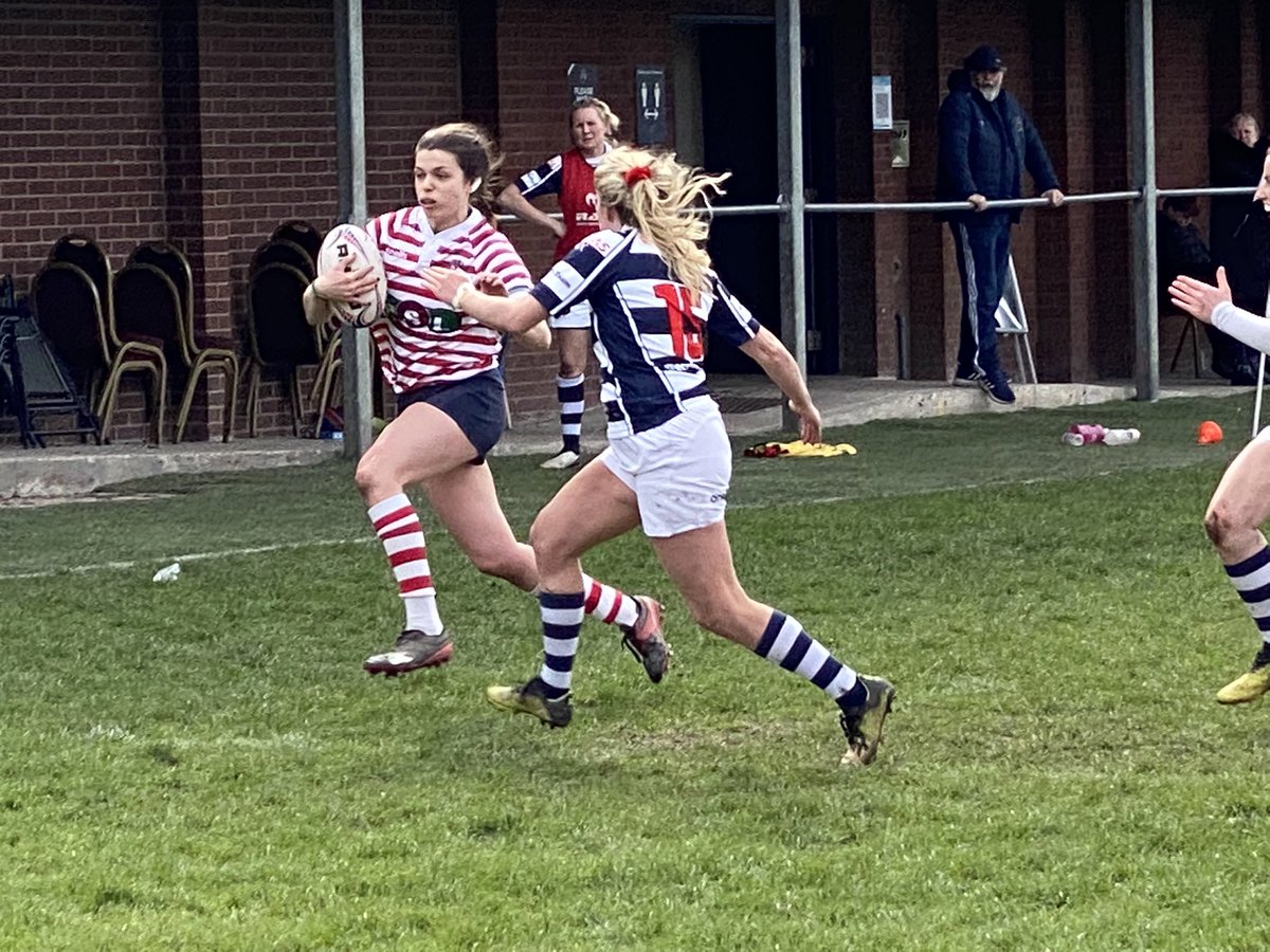 Waterloonumber8's tweet photo. A proper @lancashirerugby derby @EcclesRugby v @ManchesterWRUFC Good to see old girls amongst the support and our Lancs coach talent spotting. Well played girls 👏🏼 Some great rugby from both teams 🏉🌹Thanks Sir 👍🏼 @MADREFSUK https://t.co/X4YHRkogXx