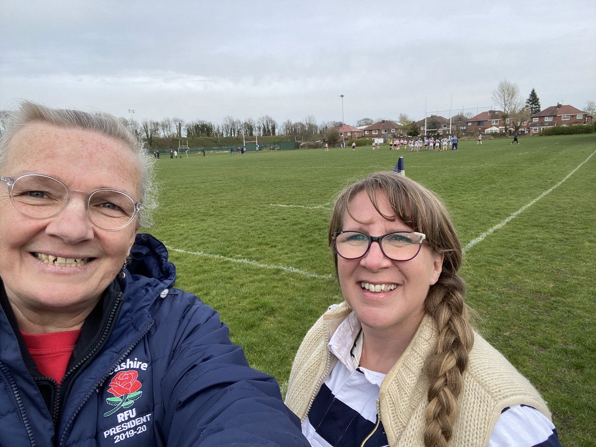 A proper @lancashirerugby derby @EcclesRugby v @ManchesterWRUFC Good to see old girls amongst the support and our Lancs coach talent spotting. Well played girls 👏🏼 Some great rugby from both teams 🏉🌹Thanks Sir 👍🏼 @MADREFSUK