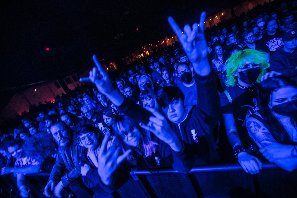 📷: @Convergecult x @CCHELSEAWWOLFE first u.s. blood moon show at @roadrunnerbos last night