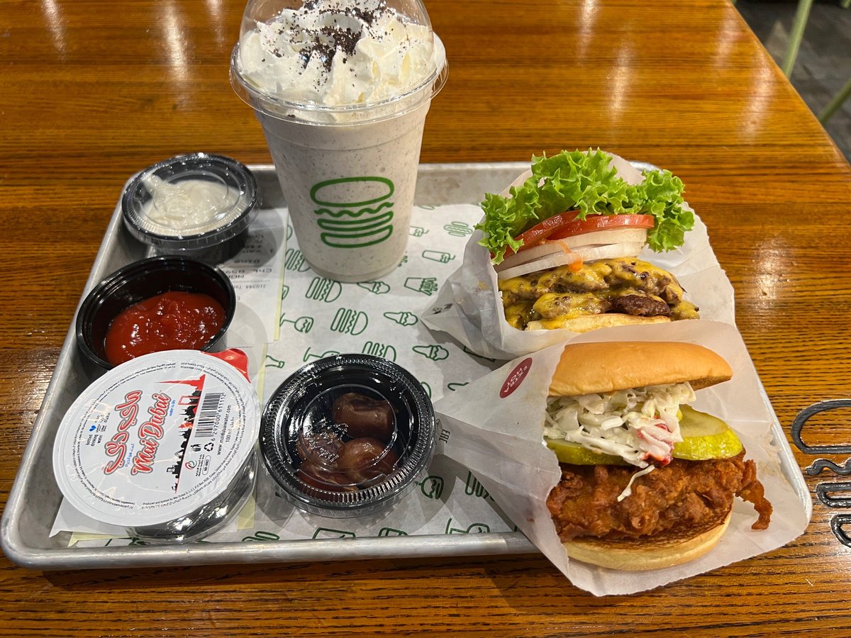 parasrishi's tweet image. Thank God for #DannyMeyer (@ Shake Shack in Dubai) swarmapp.com/c/fbzQPaNKcXB