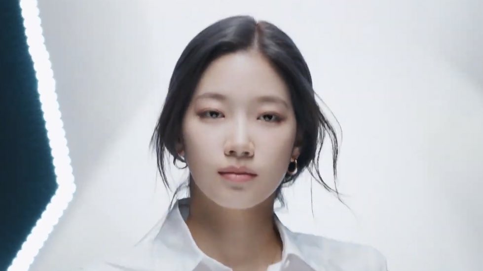 lesserafimpics_'s tweet image. KAZUHA in FEARLESS SHOW