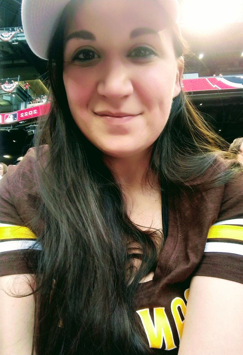 M3RM3OW's tweet photo. 💛⚾🤎 Go PADRES! 🤎⚾💛 https://t.co/TuiUTAUXdF