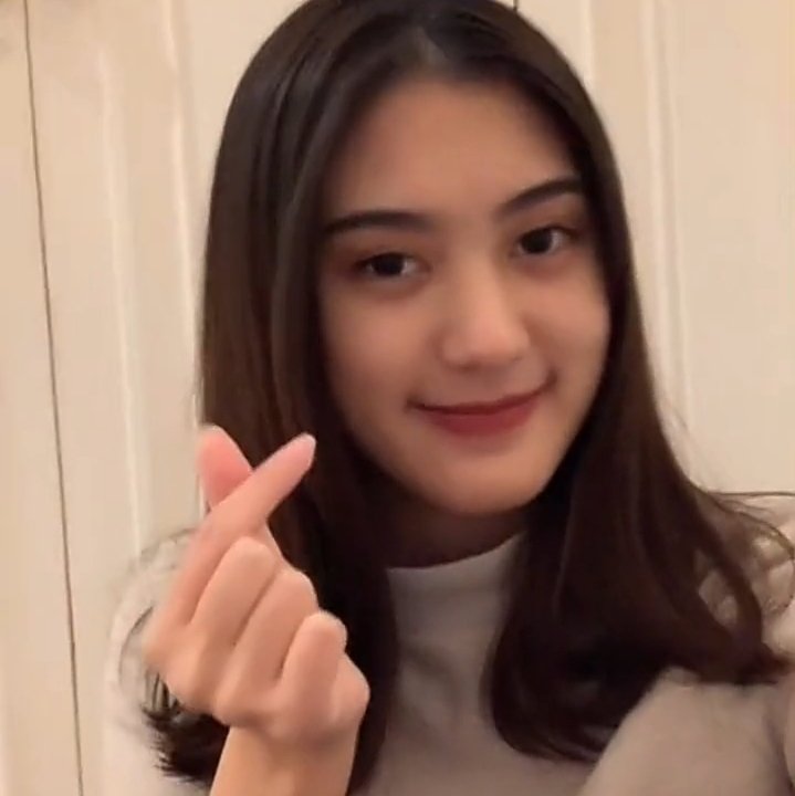 riris2a's tweet photo. Gadis cantik https://t.co/1JMYxsB0EQ