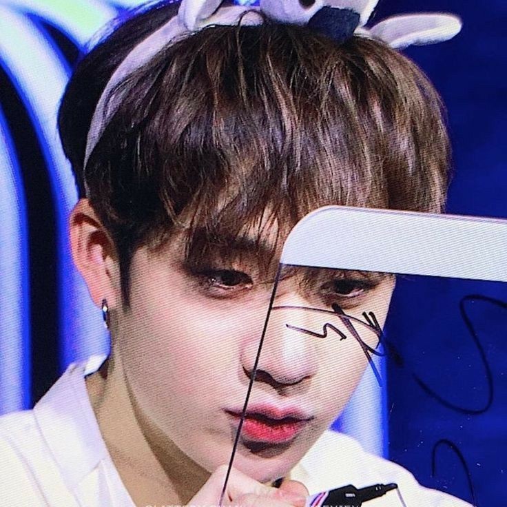 17jmk1's tweet photo. BANG CHAN GENIUS LEADER
#11YearsWithBangChan
#찬이의_11번째_찬란한_봄
@Stray_Kids
Не передать словами как я благодарна этому человеку 😌🤩самый лучший в мире 💖💖💖💖💖💖💖 https://t.co/jC2fFLnA71