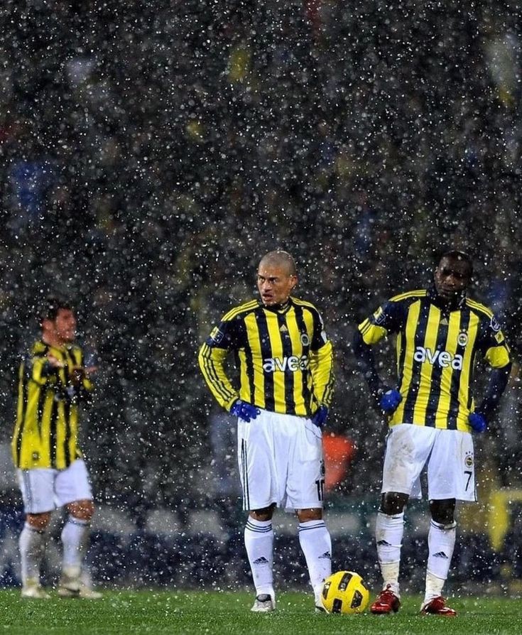 Bugra_Ocall's tweet photo. Onların Ruhuyla Oynayın..
#fenerinmacivar
#FBvGS https://t.co/Ysc6Uaa9Cd