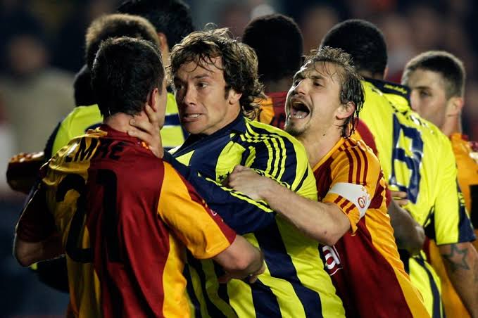 Bugra_Ocall's tweet photo. Onların Ruhuyla Oynayın..
#fenerinmacivar
#FBvGS https://t.co/Ysc6Uaa9Cd