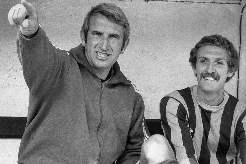 robertmdaws's tweet photo. #AlanDicks and #GeoffMerrick @BristolCity https://t.co/NlqXtRGEZf