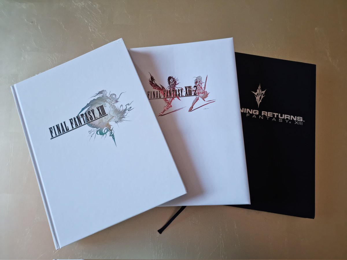 nerdintime's tweet photo. When you are obsessed with trophies and Final Fantasy and your girlfriend gifts you the complete collection of guides of #FinalFantasyXIII ❤️ https://t.co/7ZCA1RZlI6