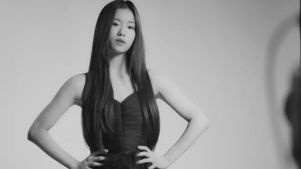 lesserafimpics_'s tweet image. GARAM in FEARLESS SHOW