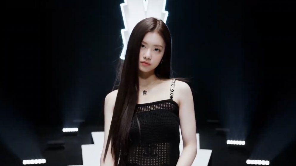 lesserafimpics_'s tweet image. GARAM in FEARLESS SHOW