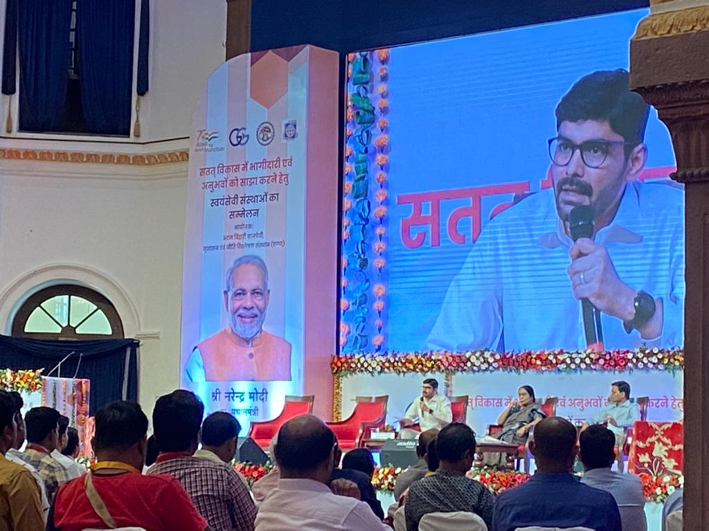 VikramJ_Sharma's tweet photo. Great confluence of ideas, synergies, and innovations at the #CSOconclave under the inimitable leadership of Prof VC @Sachin_Chat @AIGGPA. 

100+ CSOs working at the grassroots in #MadhyaPradesh deliberated on critical issues facing Agriculture, Health, Education, and FI. https://t.co/79uQWbC0zZ