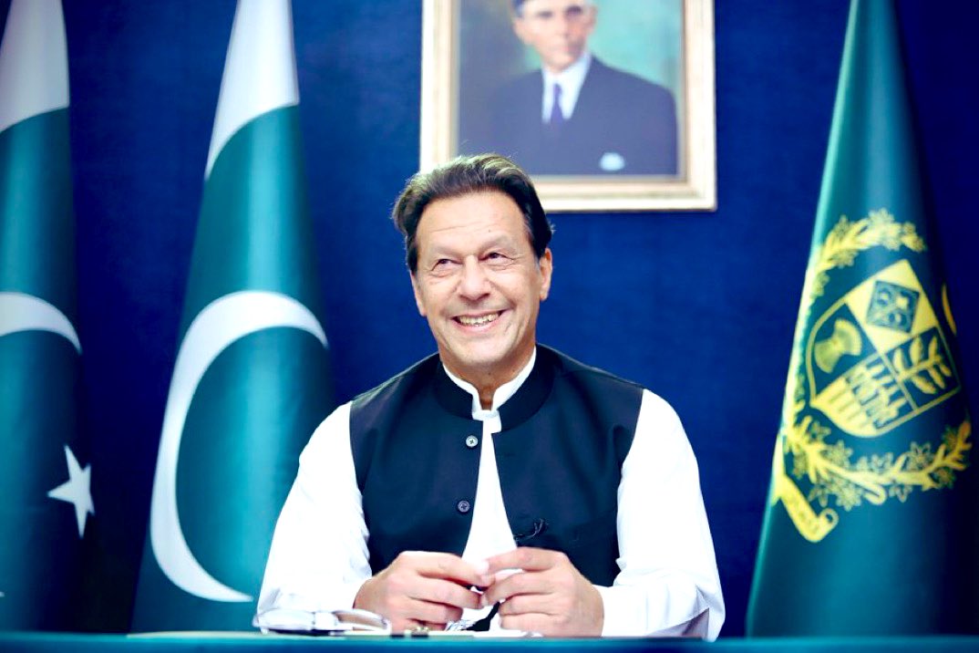 Alisid00's tweet photo. He  is  not  Ex- PM😕
He is the next - PM ❤️🇵🇰
#PakistanWins
#حساب_باقی_ہے
#پاکستان_کتنے_میں_بیچا
#امپورٹڈ_گورمنٹ_نامنظور https://t.co/rFFLSMiEyr