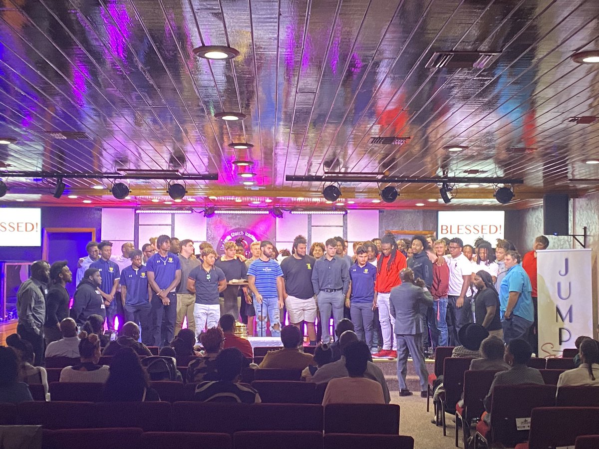 Thank You To GST Family Church and Our Team Chaplain Pastor Williams For Having The Warner Football Team At Service Today. #PraiseHimInAdvance 🙏🏾