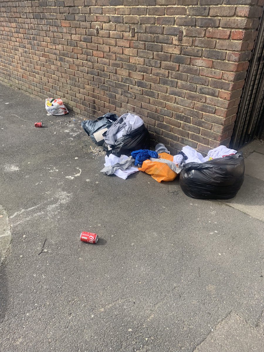 JohnBexley's tweet photo. Continuous fly tipping all along Seacourt Road, looks an absolute disgrace. Nothing has changed in the years this has been raised, worsening. Logged on fix my street @LBofBexley

Please remove dangerous waste ASAP

@E_TLabour @DannyHackett @MabelDayo @Magesther @ThamesmeadLDN https://t.co/Jwpyxy5o6X