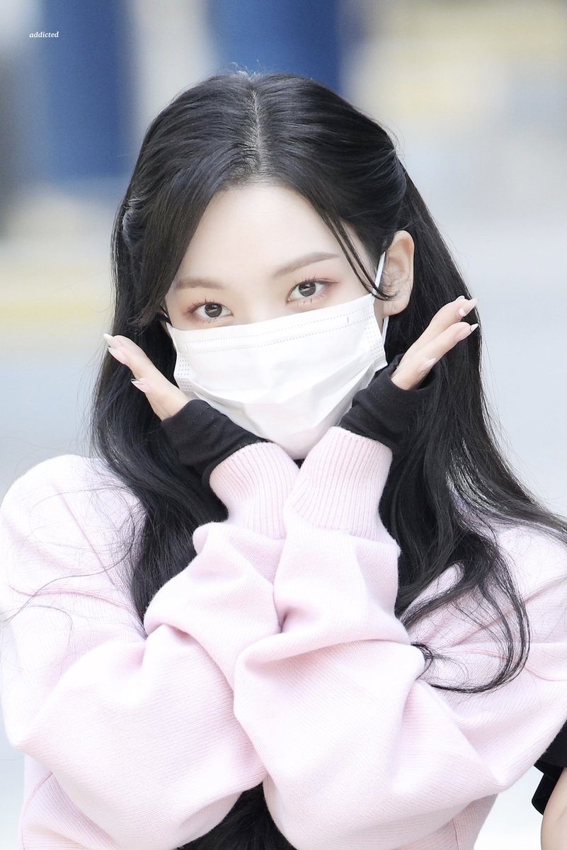 addicted_karina's tweet photo. 💙#HAPPYKARINADAY💙

#KARINA #카리나 
#aespa #æspa #에스파 https://t.co/Egnt68FnQG