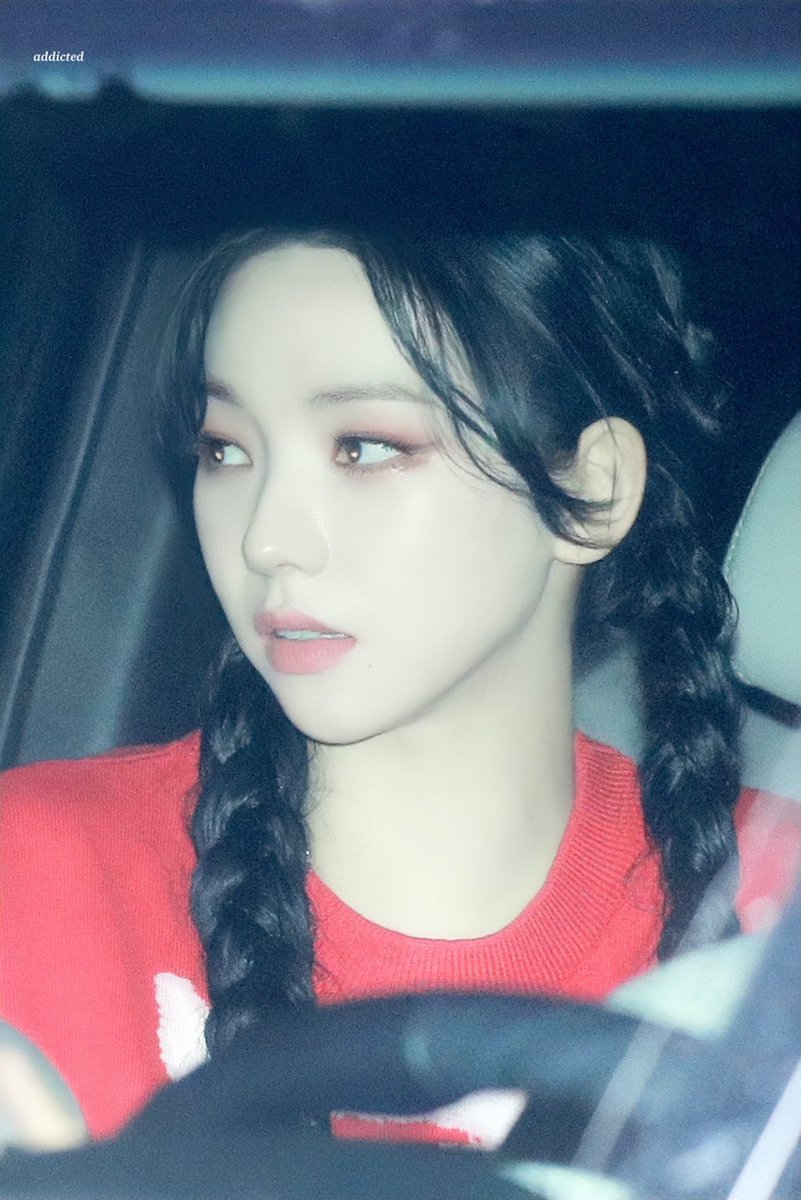 addicted_karina's tweet photo. 💙#HAPPYKARINADAY💙

#KARINA #카리나 
#aespa #æspa #에스파 https://t.co/Egnt68FnQG
