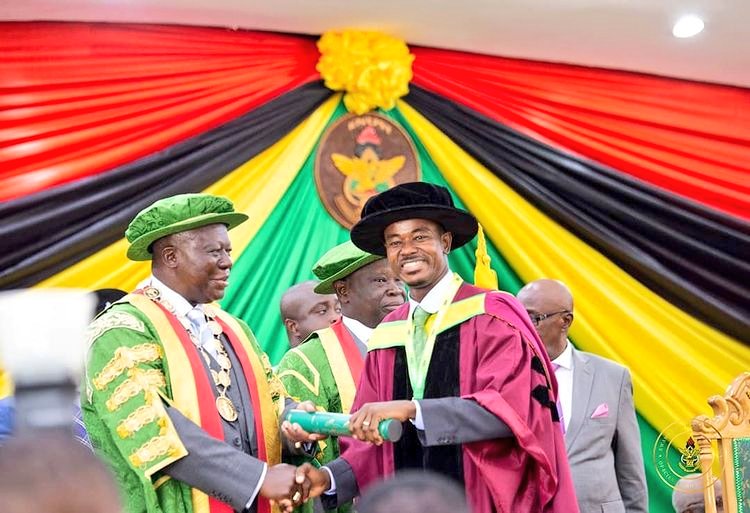 Thevokofficial's tweet photo. 📍📍ATTENTION STUDENTS 📍📍

The SRC President of KNUST, Master Michael Abuah, made a solemn promise during the 2022 State Of SRC Address that, 

this year's Graduation ceremony [ 57th ] is going to be held in person [ Face-to-face ]👀❤. https://t.co/2xjN23Rmuj