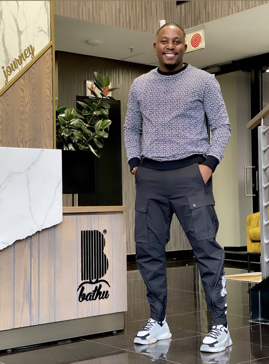 theo_baloyi01's tweet photo. Admin Sundays , #Officebound #Bathu
The scary dreams are the ones you know are worth chasing.
βWalk Your Journeyβ https://t.co/xKJzwX0OCq