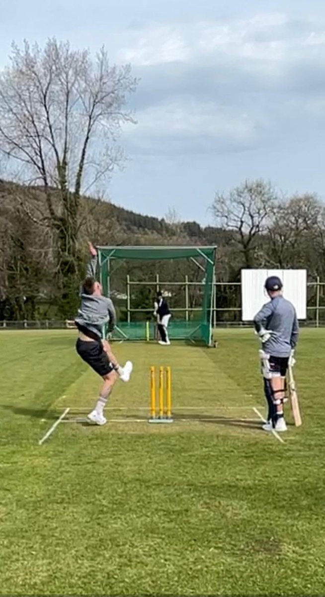Excellent to have a net on the square this morning! The ground is looking incredible. A massive thank you to Mel &amp; Nicky for all their hard work on the ground during the off season 👍🏼