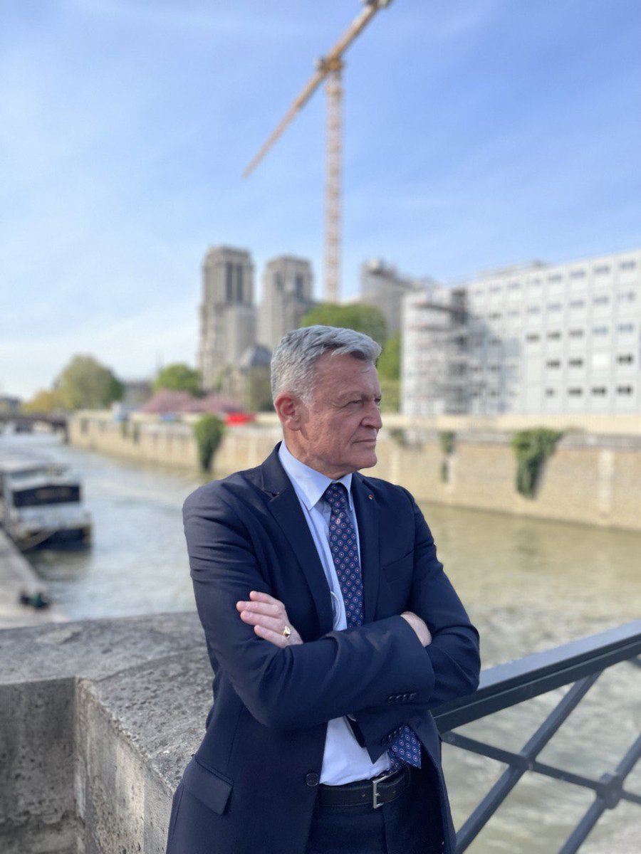 BdelaChesnais's tweet photo. Attente sereine des résultats… https://t.co/bBEYqhLzq6
