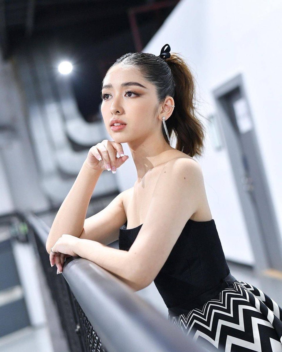 little_poonpoon's tweet image. นี่มางาน MUT หรือ Miss grand คะ 👑😍

เจนสวยมากกกกกก #JaneBNK48 #BNK4812thSingleGE_Final #BNK48GeneralElection