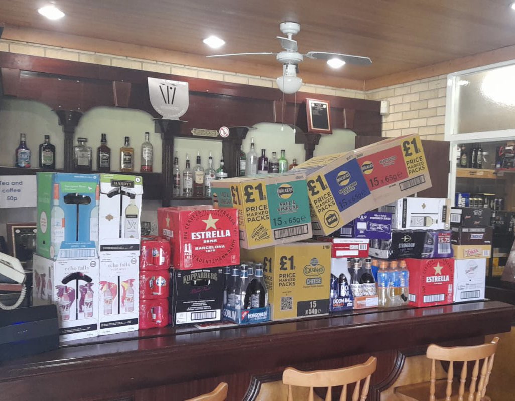 LongEatonCC's tweet photo. Bar committee have been busy getting ready for the weekend. 🍺 https://t.co/qQkMzxRkyu