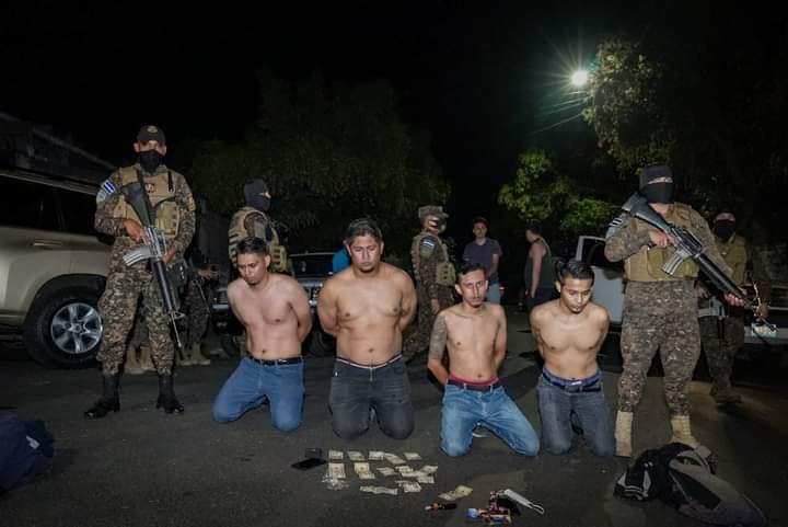 Ellos son el vivo ejemplo del abuso de poder, más de 3000 denuncias en la pddh.

#cafa1,200