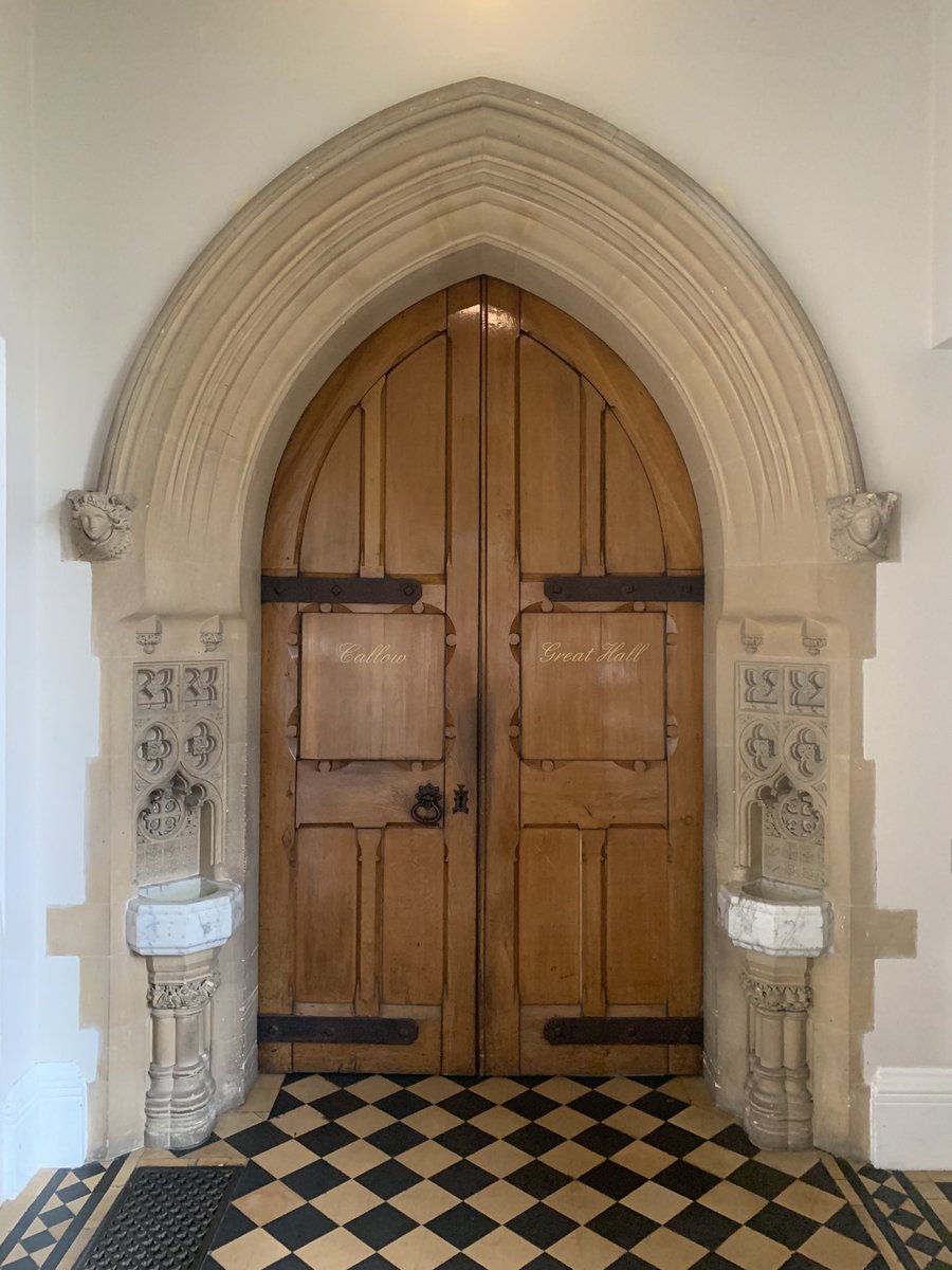 TheDoorOfTheDay's tweet photo. The wonderful entrance to #CallowGreatHall at #StanbrookAbbey @hp_hotels #doorpic #doors https://t.co/u33jf4Ka94