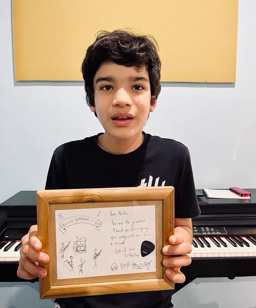 huillo's tweet image. Esa noche, cuando regresé al camerino me encontré con la nota más bonita! Se las comparto. Gracias mis @coldplay ❤️