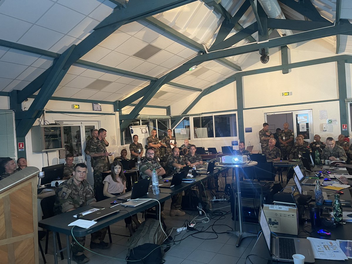 FAZSOI_Officiel's tweet photo. L’exercice #PAPANGUE2022 a débuté sur l’île, toutes les composantes des FAZSOI y sont déployées  : terrestre, navale et aérienne ainsi que le soutien et le commandement. Les détachements de la COI et de nos pays partenaires sont aussi arrivés cette semaine. 
#StrongerTogether https://t.co/WRido3VhfE