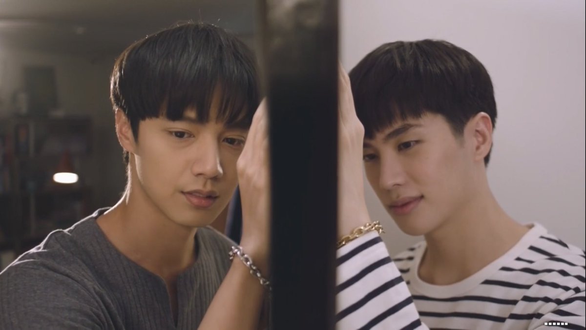innsarin's tweet photo. โอ้โหๆ กำไลพี่ณัฐเต้าหู้สวยจังเลยฮะ ไปตามกันได้ที่ IG hye.bkk #คุณหมีEp7 https://t.co/7ahAq1bEny