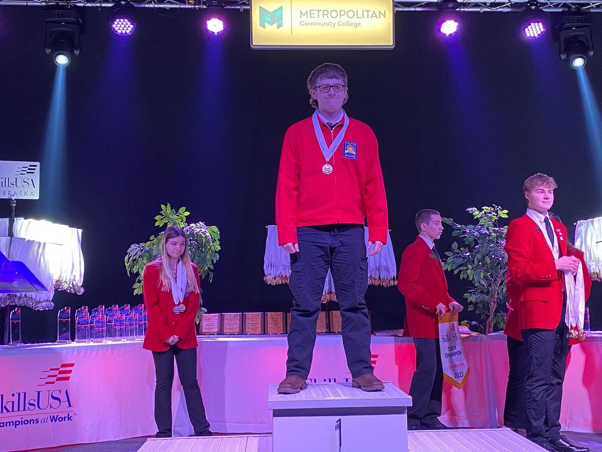 MrZweep's tweet photo. 1st place heavy equipment operator - Jakob. 3rd place construction AG diesel - Brandon #pride_purple #skillsusanebraska #lps_skillsusa #skillusa #lpslions #cementcity https://t.co/1uc8cs77iy