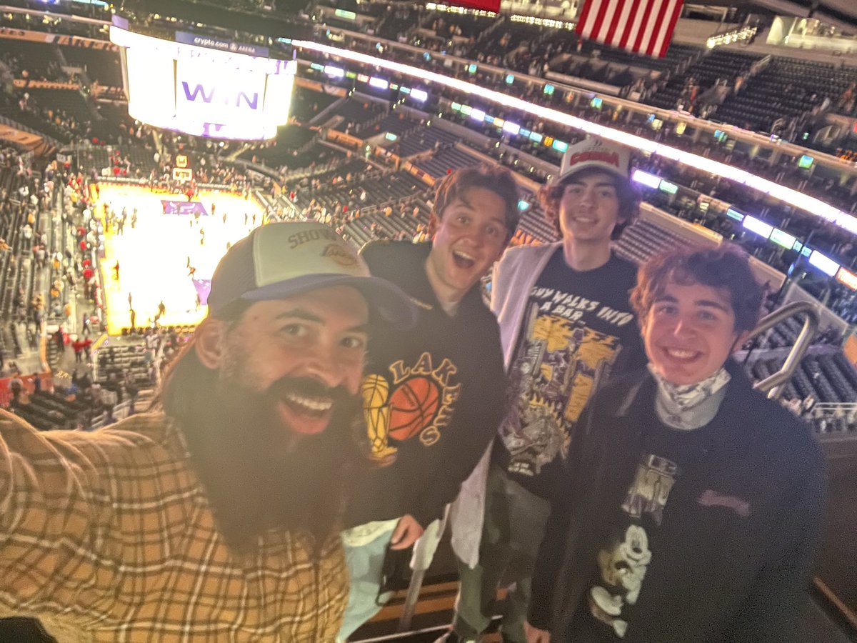TotesRay's tweet photo. Apparently it’s “National Siblings Day”. HeBros 4 Lyfe!!! https://t.co/DmXM1BDdXW