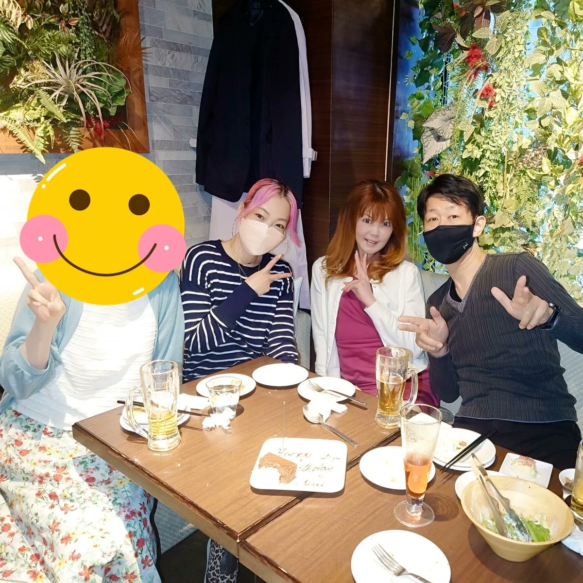 sayaka05100510's tweet photo. 久しぶりの飲み会🍻🍻
楽しい時間はあっという間♥私の隣の女性は17LIVEで歌配信してるよ🎶とにかく歌が上手くて、作詞作曲もするシンガーソングライター💖リクエストにも答えてくれるから、ぜひ遊びに来てね💕
月・水以外の19時過ぎから配信中🌈
#飲み会
#楽しかった
#17LIVE
#nakeyvoice https://t.co/JPHSBWKXD0