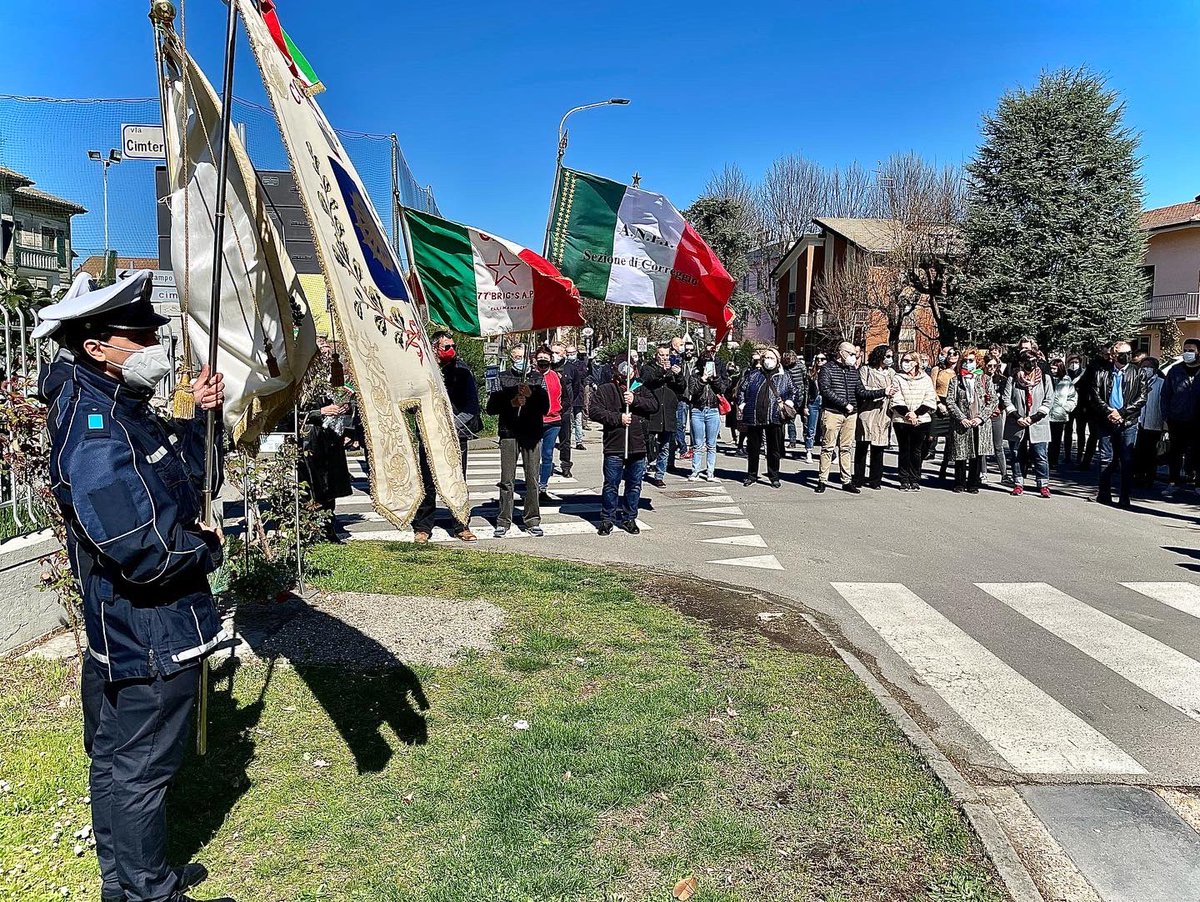 ComuneCorreggio's tweet photo. 🇮🇹 Si sono svolte oggi le iniziative in occasione del 77esimo anniversario della "Battaglia di Fosdondo", di nuovo - dopo un paio di anni - in presenza dei tanti cittadini e delle associazioni.

👉🏻 Qui il racconto dello svolgersi dei fatti di Fosdondo: https://t.co/tm0pUy2rlU https://t.co/jaESRYxP0N