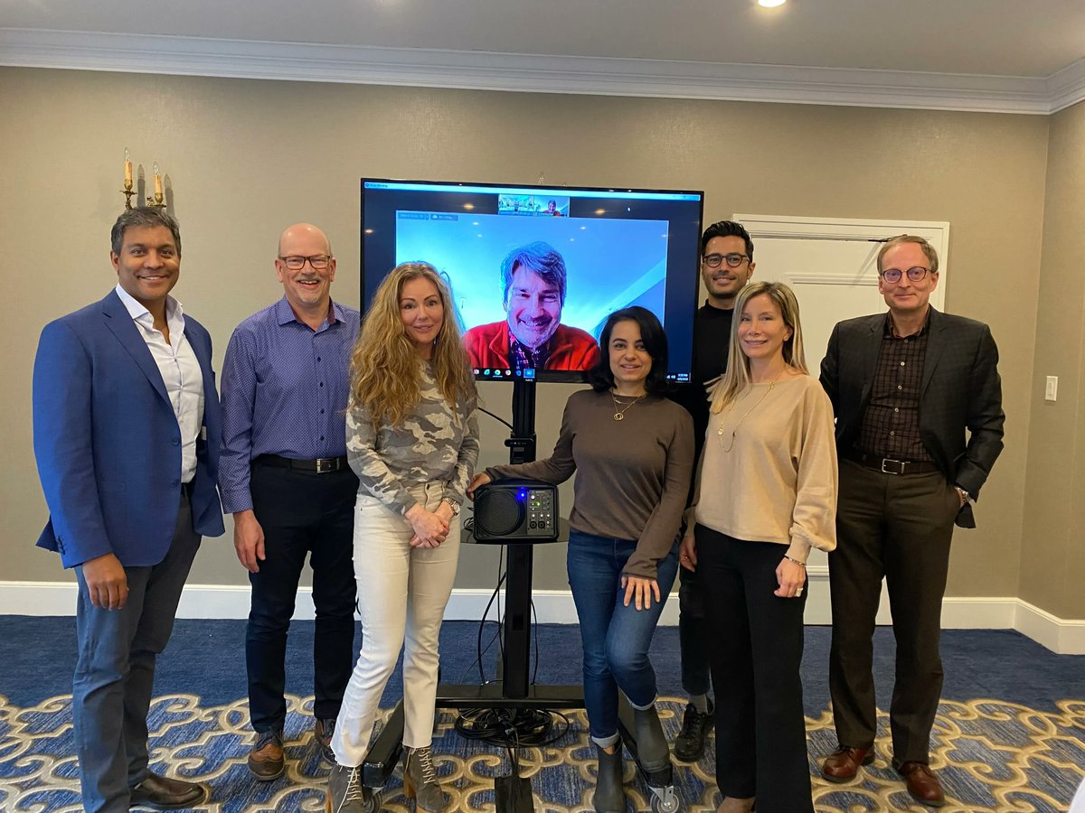 CANeyeMDs's tweet photo. A great in-person COS board meeting this weekend. Working for members &amp; #ophthalmology in Canada, are (L-R) Ravi Dookeran, Colin Mann, Vivian Hill, Jamie Taylor [on screen!], Setareh Ziai, Hady Saheb, Mona Dagher &amp; Phil Hooper. Can't wait to see everyone in #HALIFAX for #COS2022! https://t.co/2Tt0SVQcYa