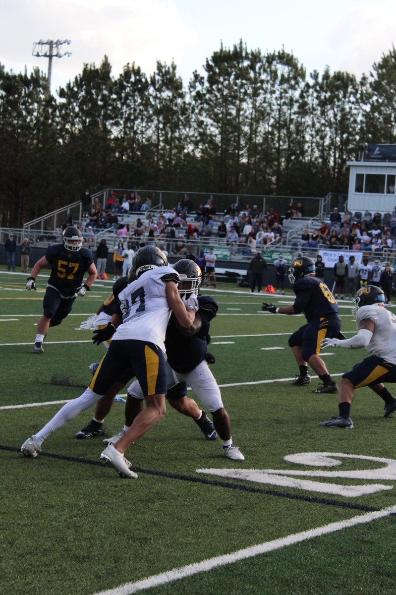 LcRob75's tweet photo. 📸from Reinhardt🏈Spring Game 4/7
Photographed by me
@ReinhardtFB | @Coach_JMiller 

https://t.co/zApqIuiURg https://t.co/PXrUlK0lzm