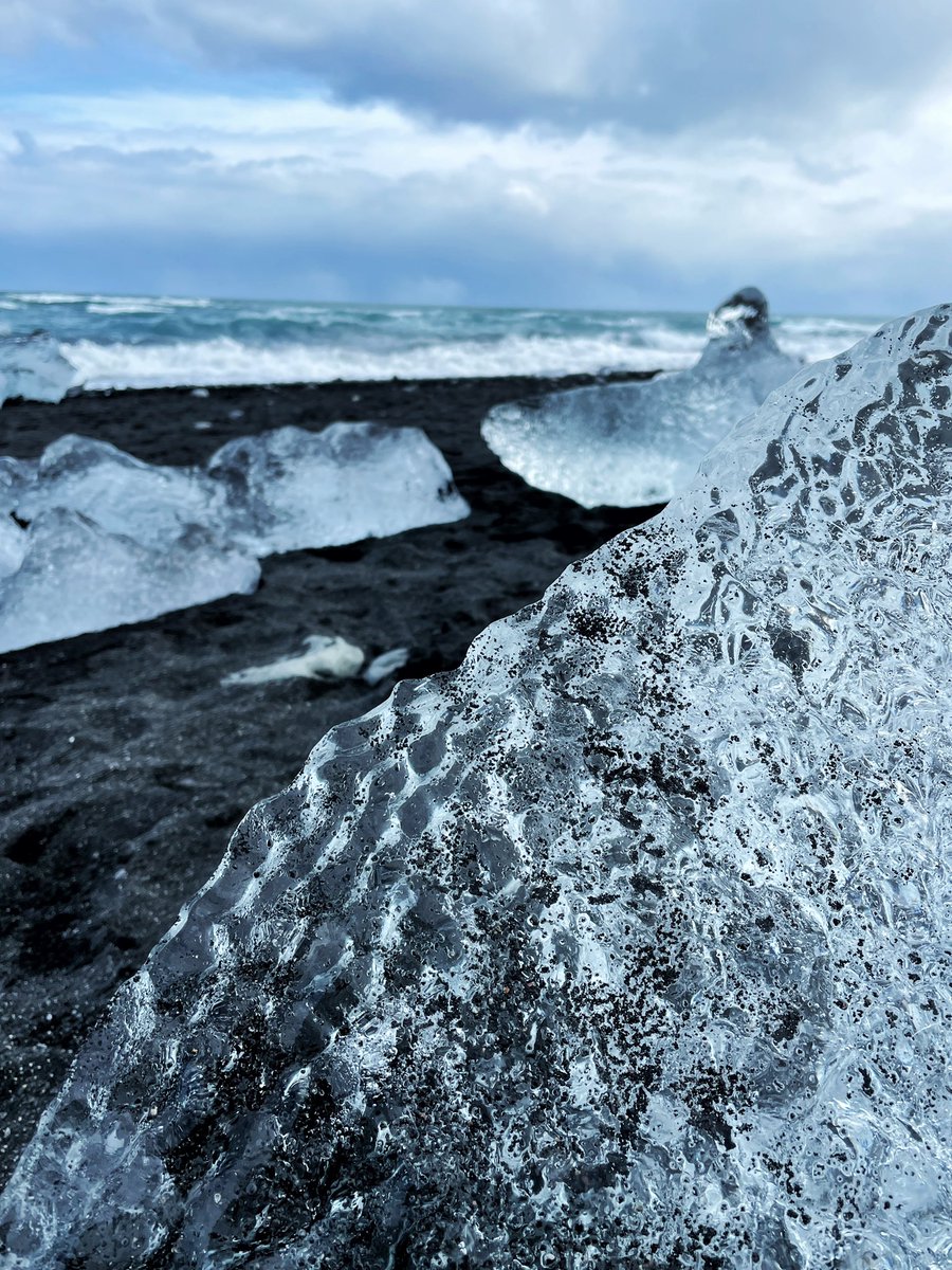 GeekyExplorer's tweet image. Beaches in Planet Iceland 🇮🇸 are something else.