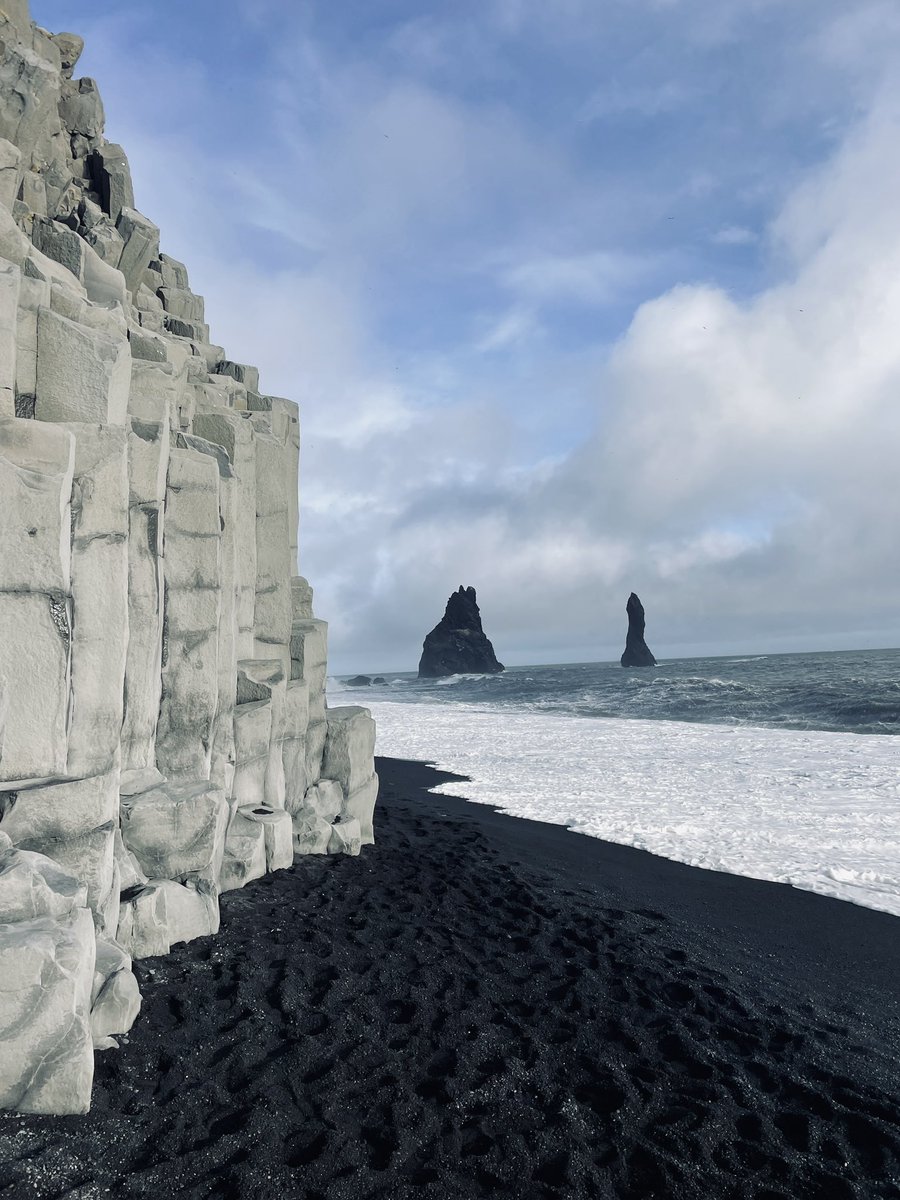 GeekyExplorer's tweet image. Beaches in Planet Iceland 🇮🇸 are something else.