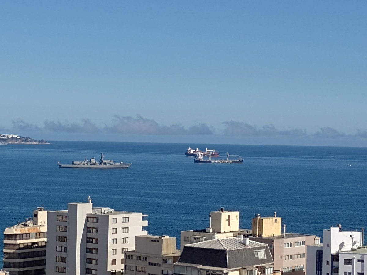 maxiviale's tweet photo. Nubes de ondas de Kelvin-Helmholtz intentado formarse en la costa de Viña del Mar🇨🇱 debido fuerte cortante del viento con la altura, del sur SW cerca de la superficie y del norte NW algo más fuerte 📷👌 https://t.co/7N2K18fvAb