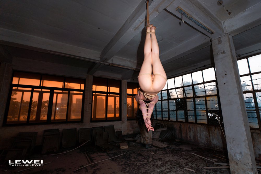 出镜: @s1789021262 
#LEWEI #Bondage #广州约拍 #捆绑 #废墟 #BabyArt #ChinaArt #ChineseBondage 如果你喜欢请不要犹豫私我约拍～
投稿：
@Fengsiyuan
@CikilikeA
@tbzt3623 https://t.co/zlcyv611Wi