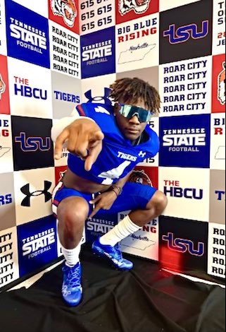 I had an excellent time at TSU today! Thanks to coach @Coach_Hoff_TSU <a href="/TSUTigersFB/">Tennessee State Football</a> #roarcity 🐅🏙 and thanks for taking me up there <a href="/THERayRudolph_/">Coach Ray</a>