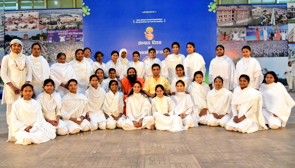 ऋषियों के प्रामाणिक उत्तराधिकारी पतंजलि के विद्वान संन्यासी व साध्वियों को संन्यास दीक्षा दिवस की शुभकामनाएं।
#RamNavami