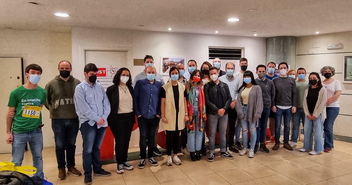 JSTorrelavega's tweet photo. Hoy hemos tenido Asamblea Local de la que ha salido el nuevo equipo de Torrelavega, con @JaniraMD como Secretaria General y @mariaparrdo como Secretaria de Organización.

Comienza una nueva etapa. Un orgullo contar con el liderazgo de ellas en nuestra agrupación 💜✊🏼 https://t.co/diTfJZk7Zo