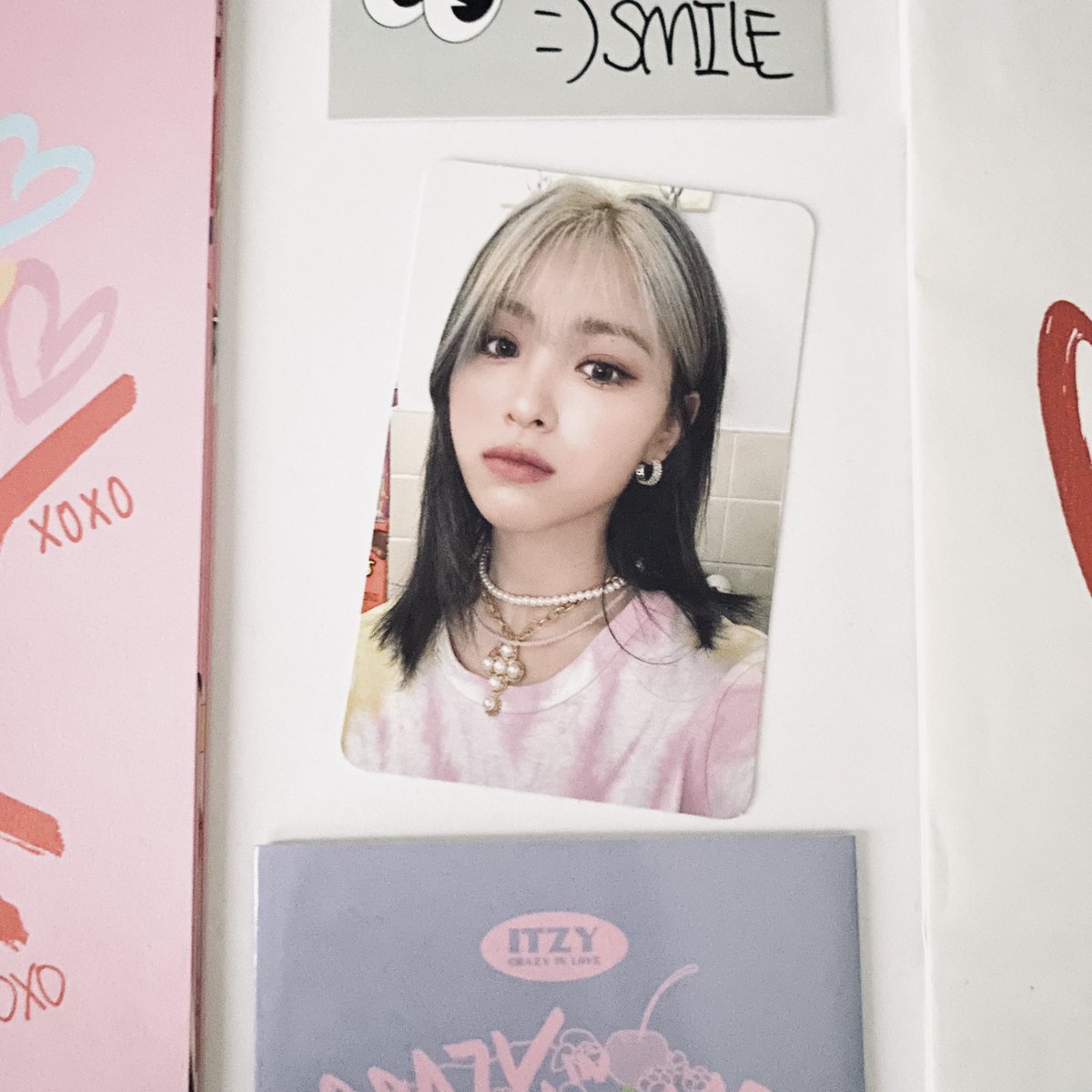 clairecartz's tweet photo. wts lfb ph ( help rt ) ‹𝟥 #plz

itzy cil pcs ryujin &amp; chaeryong 

⨾ ₱300, payo. 

all in good condition 

♡ mop: gcash
♡ mod: sco 

↳  dm or reply to claim !  

🏷 wts lfb itzy cil ryujin lollipop photocard pc ph itzy crazy in love cil cookie cutter yuna synnara pob ryujin https://t.co/hpQMXzLY9r