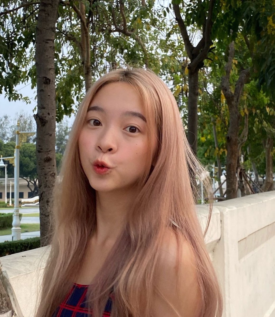 WatchRoseQuartz's tweet photo. [10/04/22] IG : @primmie_rq 

หน้าใสกริ๊ง เพราะมี @mondo_beauty55 ช่วยไว้ ( ˘ ³˘)♥︎ #mondohifu

#PrimmieRQ 
#โรสควอตซ์จะคัมแบค🌹
#RoseQuartzComeBack
#chittychittybang
#chittychittybangchallenge
#ccbchallenge
#Rosequartz #tpop https://t.co/i21ZzLaL5v