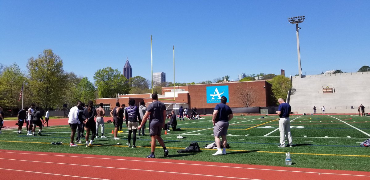 UMG_CPATTENT's tweet photo. Turn out to be a nice day weather wise here at the @ElkEdmonton tryout... #WeWorkRoundHere #Compete #811Sports #GoBGreat #I11est https://t.co/ztphwCCldS